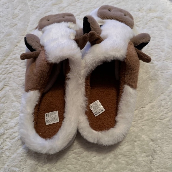 cute brown cow slippers BRAND NEW!! - Picture 2 of 6
